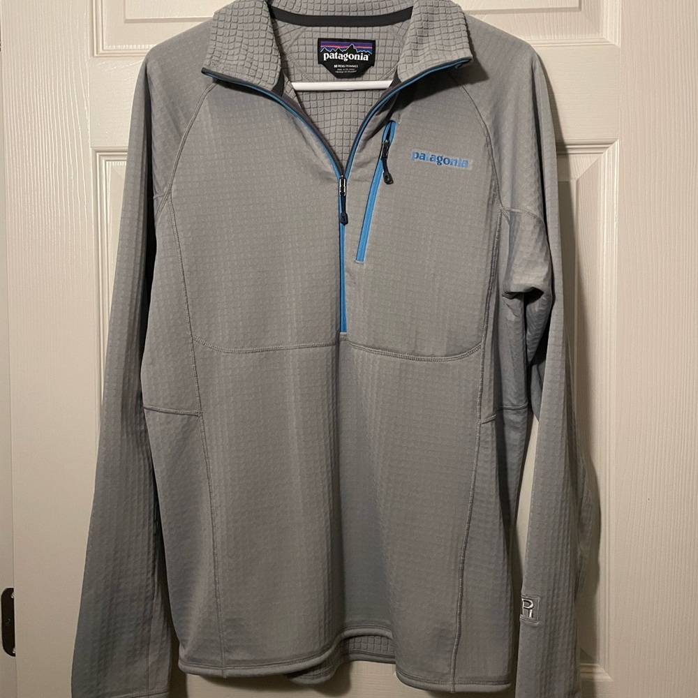 Like New Men’s Patagonia R1 fleece pullover size M